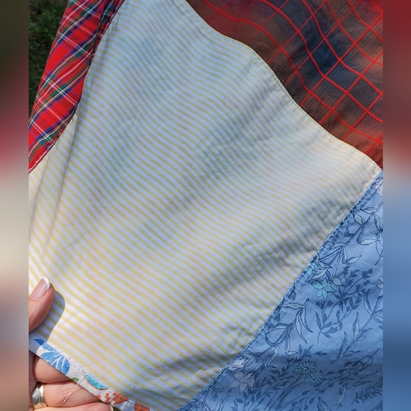 Vintage patchwork blanket ESTATE SALE find - Picture 13 of 14